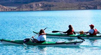 Kayak of crossing in Potrerillos Lake
